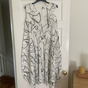 Pleats Please Issey Miyake White and Black sleeveless Dress - M